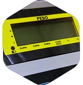 Detalle del indicador digital de peso de alta precisión para báscula ganadera Quiñonez con funciones de tara y suma